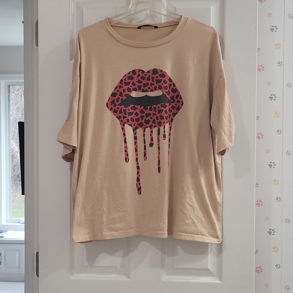 Cheetah lip t shirt